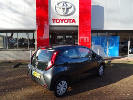 Toyota Aygo - 1.0 VVT-i x-fun / Aircondtioning / Radio / USB / Snelheidsbegrenser / Led Dagrijverlic - 1