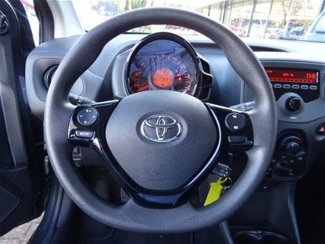 Toyota Aygo - 1.0 VVT-i x-fun / Aircondtioning / Radio / USB / Snelheidsbegrenser / Led Dagrijverlic - 1