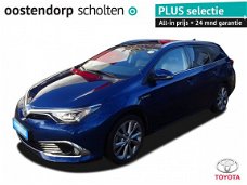 Toyota Auris Touring Sports - 1.8 Hybrid Executive / Navigatie / Keyless Entry / LED / Parkeersensor