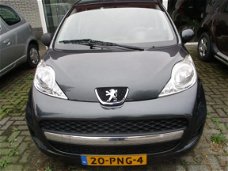 Peugeot 107 - 1.0-12V Millesim 200