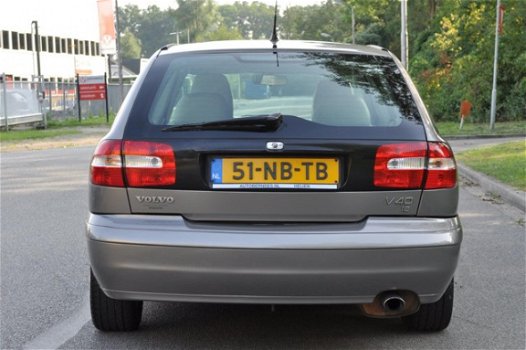 Volvo V40 - 1.8 Europa LPG-G3 AIRCO/LEDER/CRUISE/YOUNGTIMER NETTE AUTO - 1