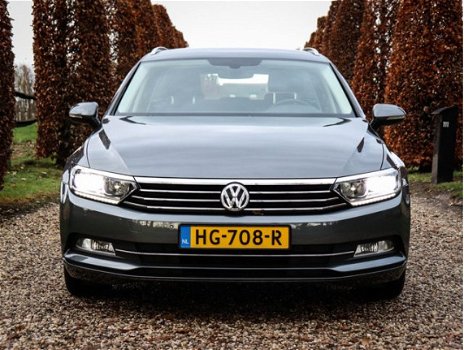 Volkswagen Passat Variant - 1.6 TDI Highline Navigatie A-Camera Nieuwstaat - 1