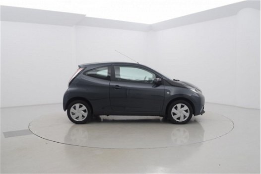 Toyota Aygo - 1.0 VVT-i x-Nav 3drs - 1