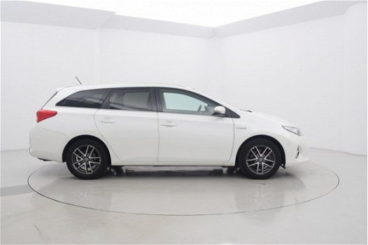 Toyota Auris - TS 1.8 Hybrid Lease Plus Navi Automaat - 1