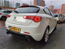 Alfa Romeo Giulietta - 2.0 JTDm Distinctive 5drs Leer Navi 6Bak Nw Apk