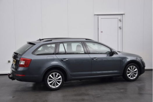 Skoda Octavia Combi - 1.2 TSI 105 pk Greentech Ambition Businessline Navigatie Climatronic Trekhaak - 1