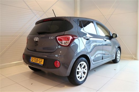 Hyundai i10 - 1.0i 66pk Premium | FULL OPTIONS | INCL. MIDDENARMSTEUN | ALLSEASONBANDEN | €1.849 KOR - 1