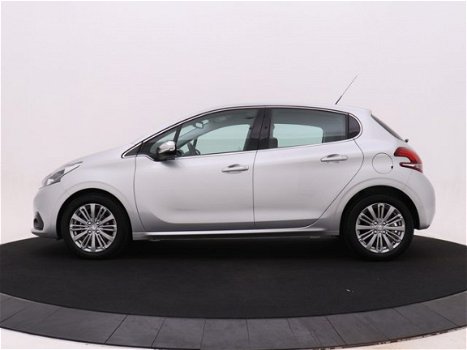 Peugeot 208 - 1.2T 110pk Allure | navigatie | climate controle | lichtmetaal | NEFKENS DEAL | - 1