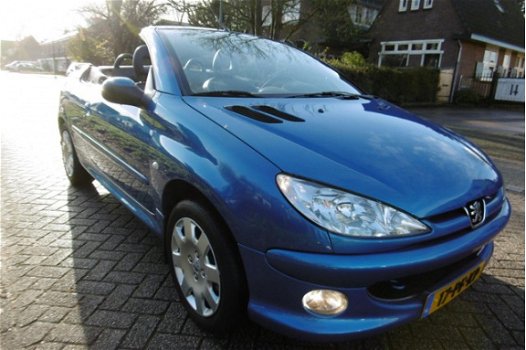 Peugeot 206 CC - 1.6-16V 110pk Leder Keurige auto APK 2021 - 1