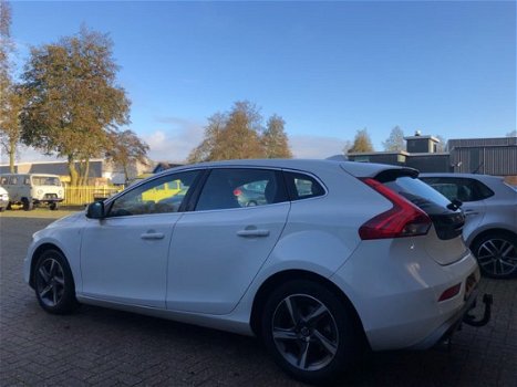 Volvo V40 - 2.0 D2 R-Design Business Navi, Cruise, LMV, Afn Trekhaak - 1