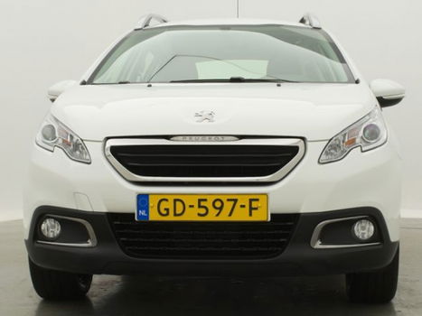 Peugeot 2008 - 1.2 PureTech Active Automaat / Navigatie / Trekhaak - 1