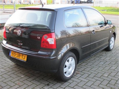 Volkswagen Polo - 1.4-16V Highline - 1