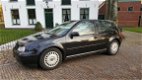 Volkswagen Golf - 1.9 TDI Highline zwart-110-pk zuinig en sterk-snel-apk-2020-alle in ruil mogelijk - 1 - Thumbnail