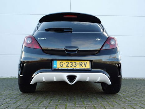 Opel Corsa - 1.6-16V Turbo OPC - 1