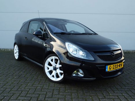 Opel Corsa - 1.6-16V Turbo OPC - 1