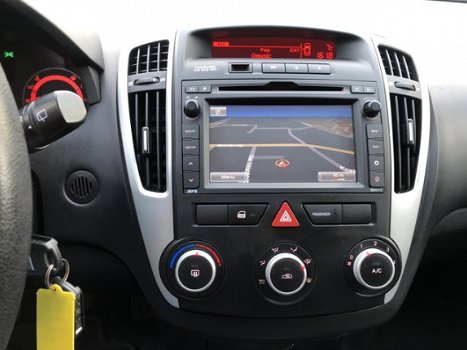 Kia Cee'd Sporty Wagon - 1.4 CVVT Navigator Plus Pack Navigatie airco lm-velgen electrische pakket c - 1
