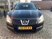 Nissan Qashqai - 1.6 Acenta Clima, cruise, trekhaak, DealerOH - 1 - Thumbnail