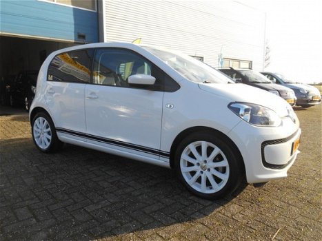 Volkswagen Up! - 1.0 move up BlueMotion 5-Drs - 1