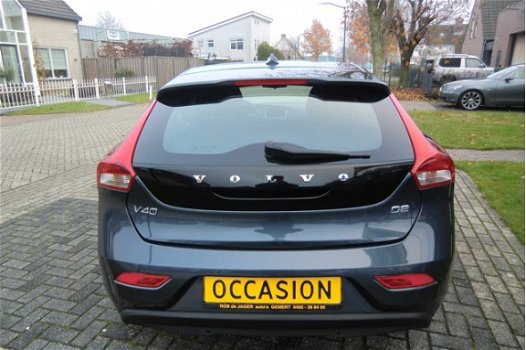 Volvo V40 - 2.0 D2 Kinetic Automaat Nieuw Model Ecc-Airco Navi Lmv Pdc enz. GEEN AFLEVERINGSKOSTEN - 1