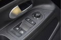 Volkswagen Up! - 5 deurs 1.0 60 pk move Up | Airco | Leder | Stoelverwarming | Radio | DAB+ | Reserv - 1 - Thumbnail