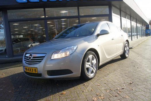 Opel Insignia - 2.0 CDTI Edition AIRCO | NAVI | AUTOMAAT | CAMERA I CRUISE CONTROL I AUT VERLICHTING - 1