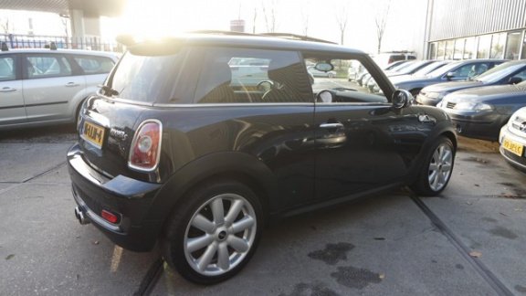 Mini Mini Cooper - 1.6 S XENON-LEDER-PANODAK-17INCH-BOEKJES AANWEZIG - 1