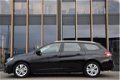Peugeot 308 SW - 1.2 PureTech Blue Lease Parkeersensoren achter | Navi | DAB | Cc - 1 - Thumbnail