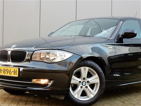 BMW 1-serie - 118i 143pk executive Automaat, PDC, Stoelverwarming - 1