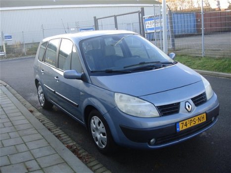 Renault Grand Scénic - 2.0-16V Authentique Comfort 7 persoon - 1