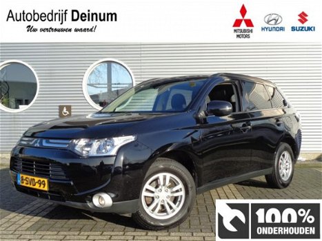 Mitsubishi Outlander - 2.0 Intense Automaat / Navigatie - 1