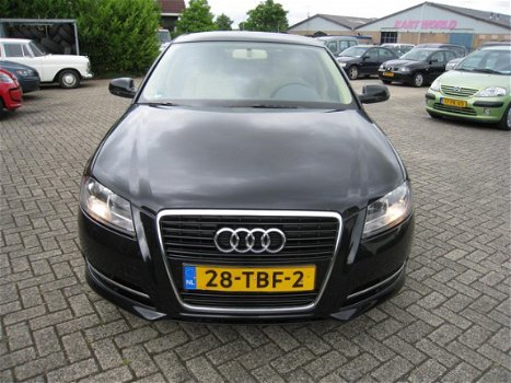 Audi A3 Sportback - 1.4 92KW TFSI 5D Attraction P.L.BSN Sportback Leer - 1