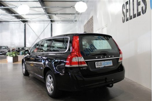 Volvo V70 - 2.0 D3 Dynamic Edition | Leder | LM Velgen | Navigatie | Trekhaak | - 1