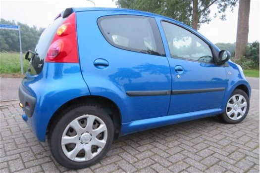 Peugeot 107 - 1.0i met Airco en Vele Opties - 1