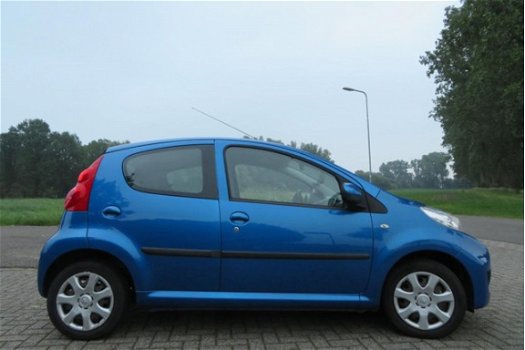 Peugeot 107 - 1.0i met Airco en Vele Opties - 1