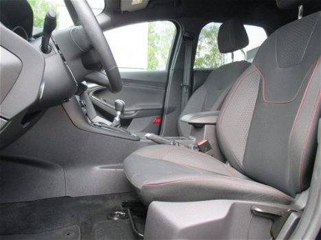 Ford Focus Wagon - 1.0 Ecoboost ST-Line | Navigatie | Cruise control | Parkeersensoren | - 1