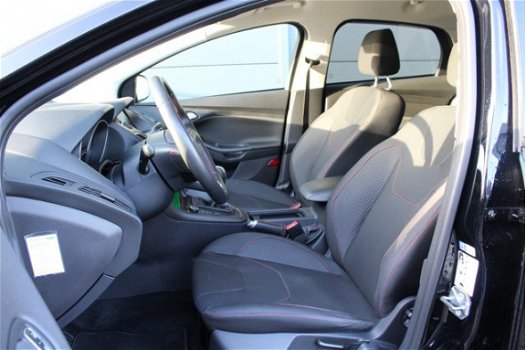 Ford Focus - 1.5 150pk Black Edition | Dealer Onderhouden | Airco | Navigatie | Parkeersensoren Voor - 1