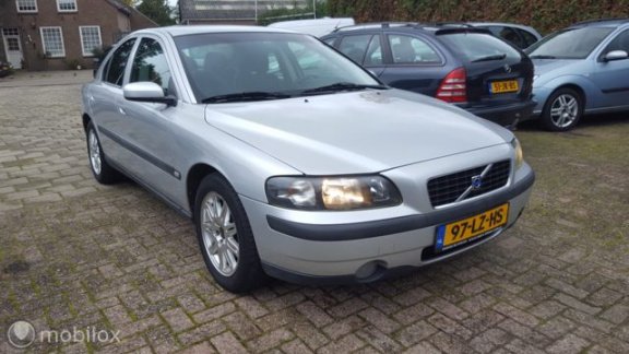 Volvo S60 - 2.4 Edition/Airco/Trekhaak/apk en beurtje - 1