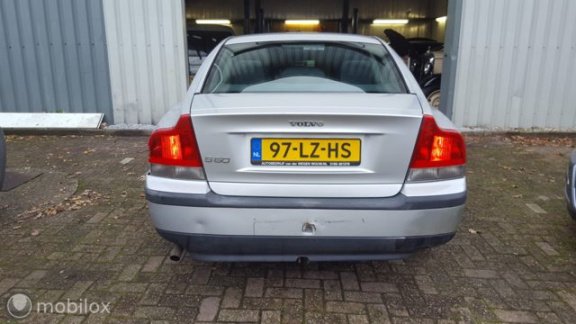 Volvo S60 - 2.4 Edition/Airco/Trekhaak/apk en beurtje - 1