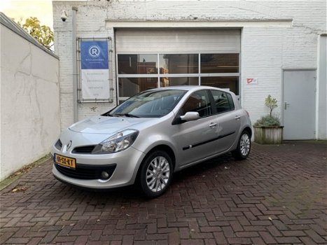 Renault Clio - 1.4-16V Dynamique Luxe 5DRS/Clima - 1