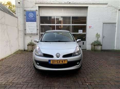 Renault Clio - 1.4-16V Dynamique Luxe 5DRS/Clima - 1