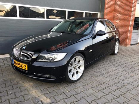 BMW 3-serie - 330i Executive zwart - 1