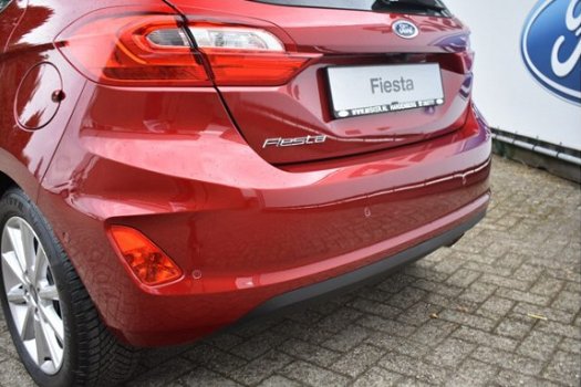 Ford Fiesta - 1.0 EcoB. Titanium RIJKLAARNAVIB&ODRIVER2+3VOORRUITVERW - 1