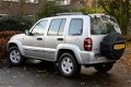 Jeep Cherokee - 3.7 V6 Limited / Dealer onderhouden / Leder / Airco / Elec pakket / Allu velgen - 1 - Thumbnail