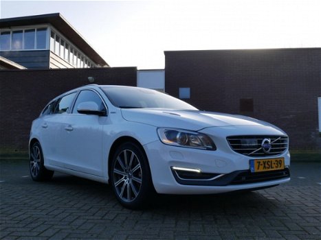 Volvo V60 - 2.4 D6 AWD Plug-In Hybrid Summum Addaptive Xenon Leder Blis Camera - 1