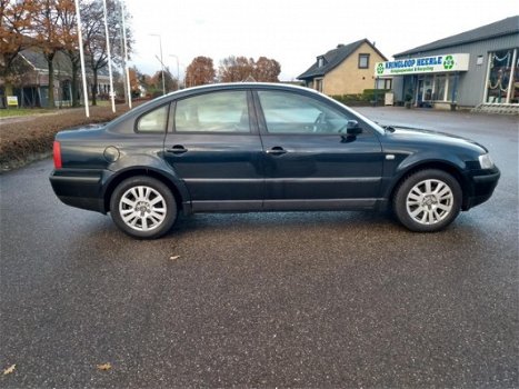 Volkswagen Passat - 1.8-5V Comfortline Rijdt en schakelt goed Goed onderhouden APK tot 09-2020 - 1