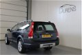 Volvo XC70 - 2.4 D5 Summum | LEDER | Trekhaak | NAVI | PDC | Stoelverw - 1 - Thumbnail