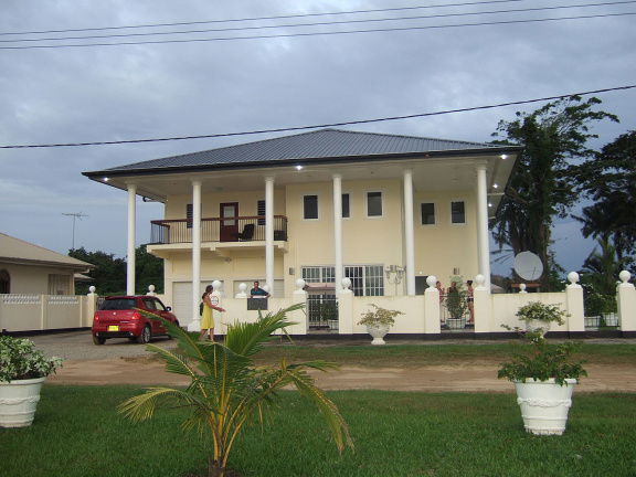 WONING Kwatta / aan het water / Paramaribo / #WK49001 - nr. 1