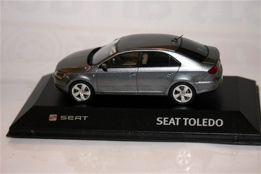 Seat Toledo 4-deurs 1/43 - 2