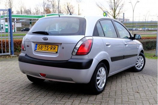 Kia Rio - 1.4 L 5-Deurs - 1