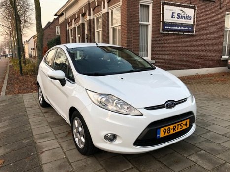 Ford Fiesta - 1.6 TDCi ECOnetic Titanium CLIMA NAVI ZEER MOOI HEEFT RECENT GROTE BEURT GEHAD - 1